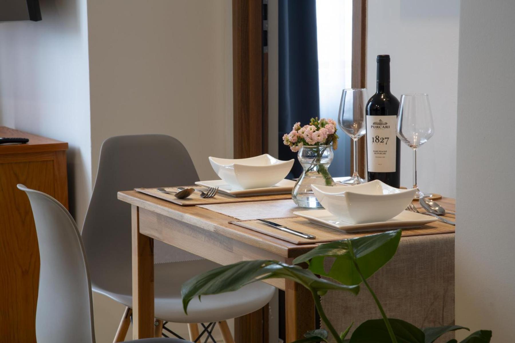 Athenaeum Spacious& Cozy 1Br Prime Location W Balcony บูคาเรสต์ ภายนอก รูปภาพ